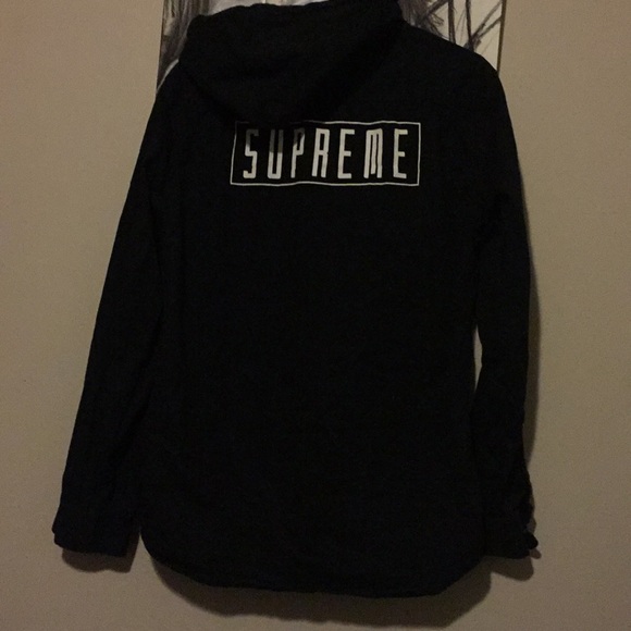 SUPREME PARKA - Picture 1 of 2